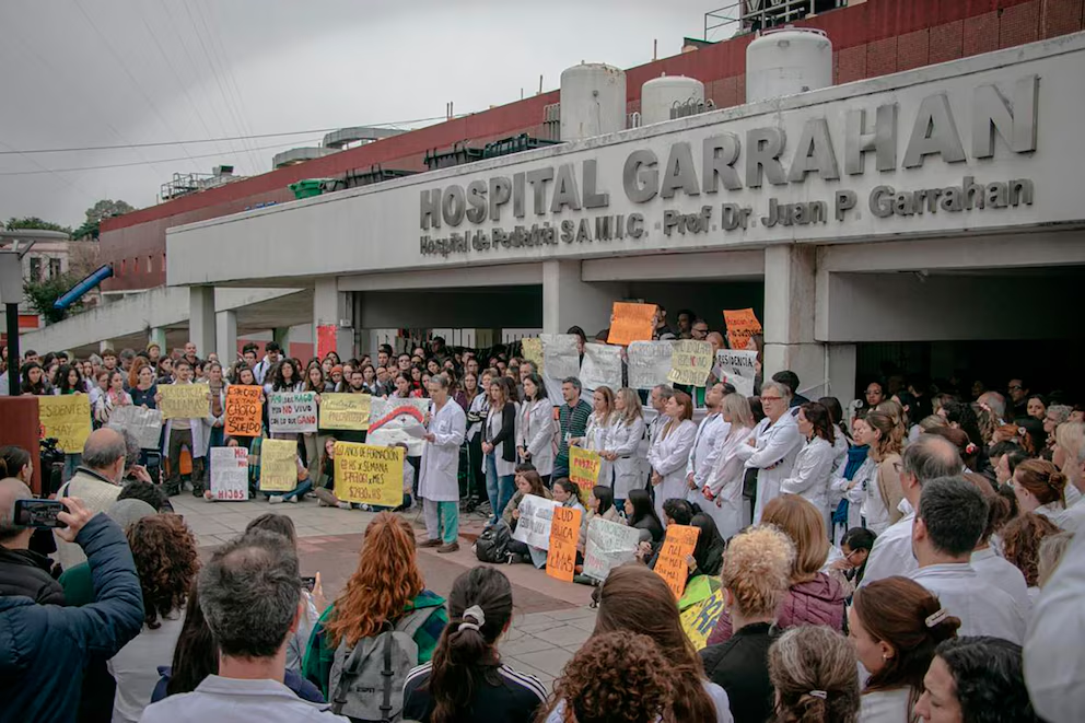 Imputan al ministro de Salud Mario Lugones por irregularidades en el Hospital Garrahan 2 image 3
