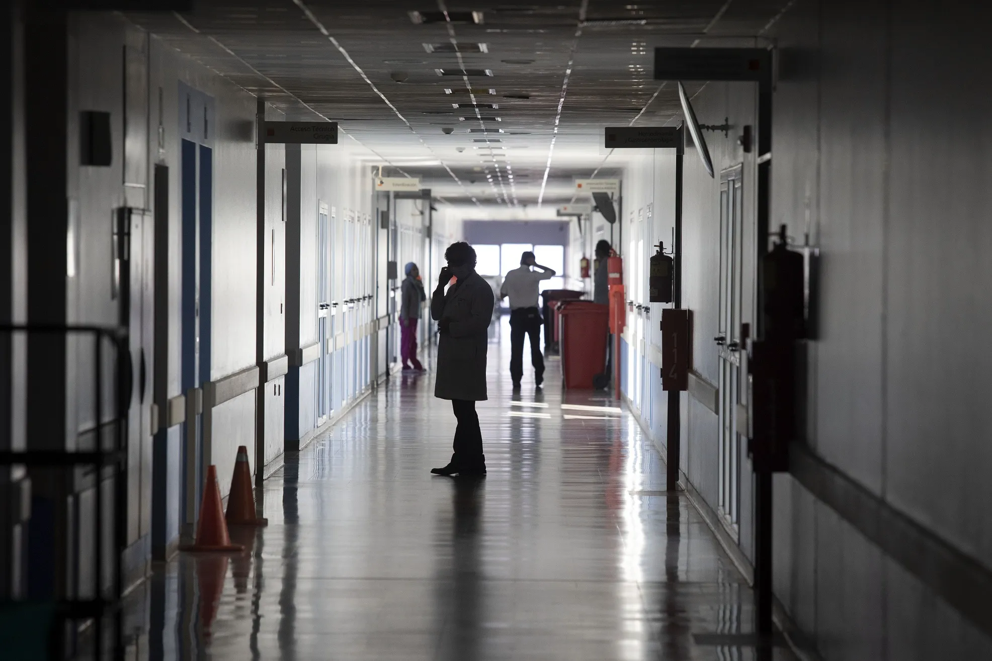 El Gobierno modificó por decreto las residencias médicas: del empleo a la beca formativa, con fuerte rechazo de los profesionales