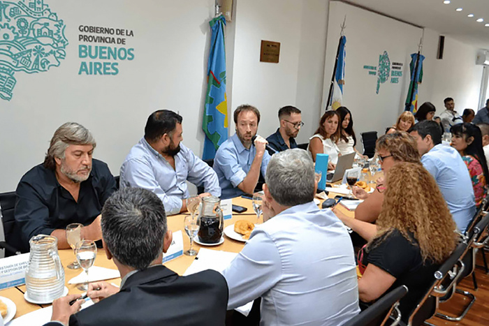 Provincia ofreció a docentes un aumento del 5% en dos tramos