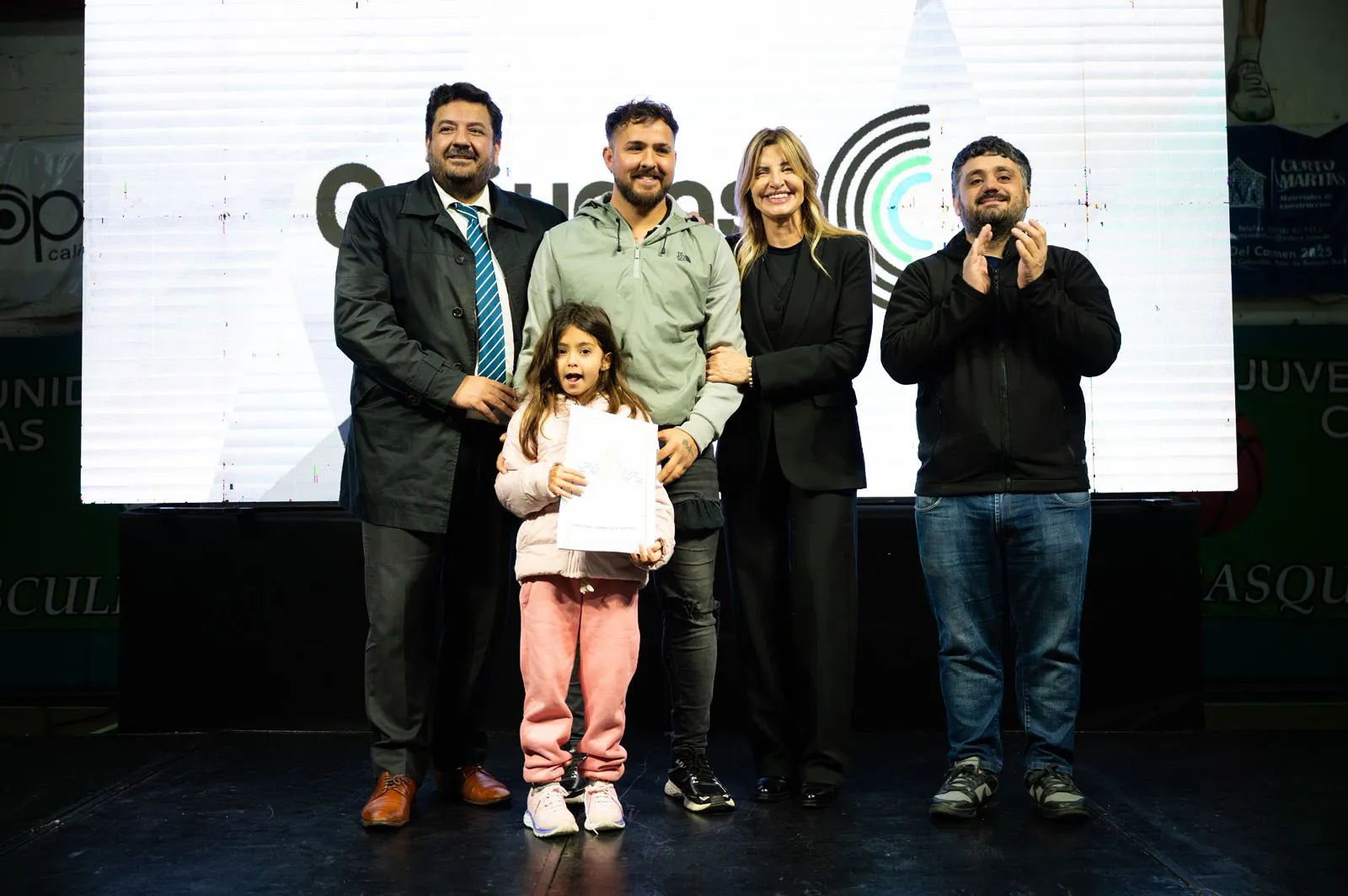 Cañuelas: Fassi y el ministro Mena entregaron 213 escrituras