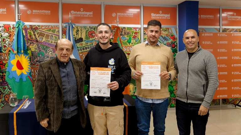 Berazategui: Mussi impulsó un Polo Educativo en El Pato y habilitó 17 nuevos comercios