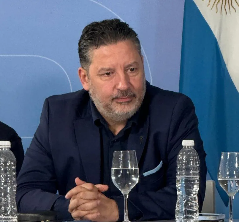 Merlo: Gustavo Menéndez llamó a “pensar y hacer algo todos los días para que Cristina vuelva a ser libre”