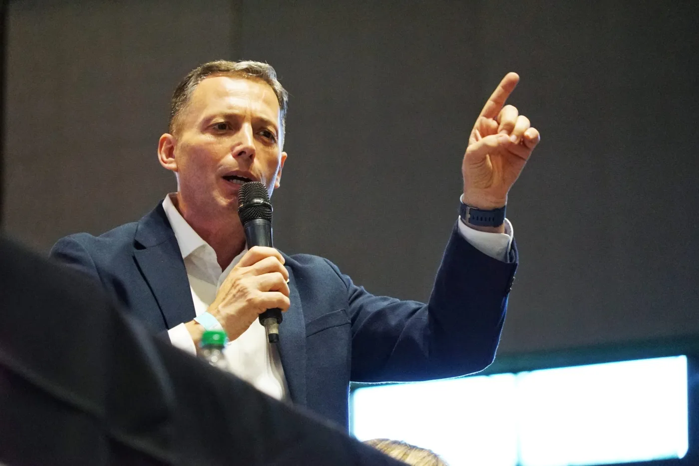 Esteban Echeverría: Gray cuestionó el nuevo aumento de la luz y apuntó contra el Gobierno nacional