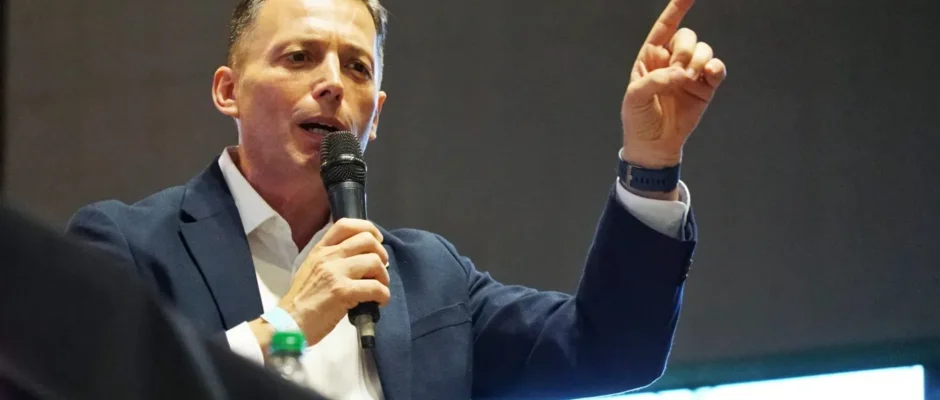 multimedia.grande.a7821b464bbc9417.Z3JhbmRlLndlYnA