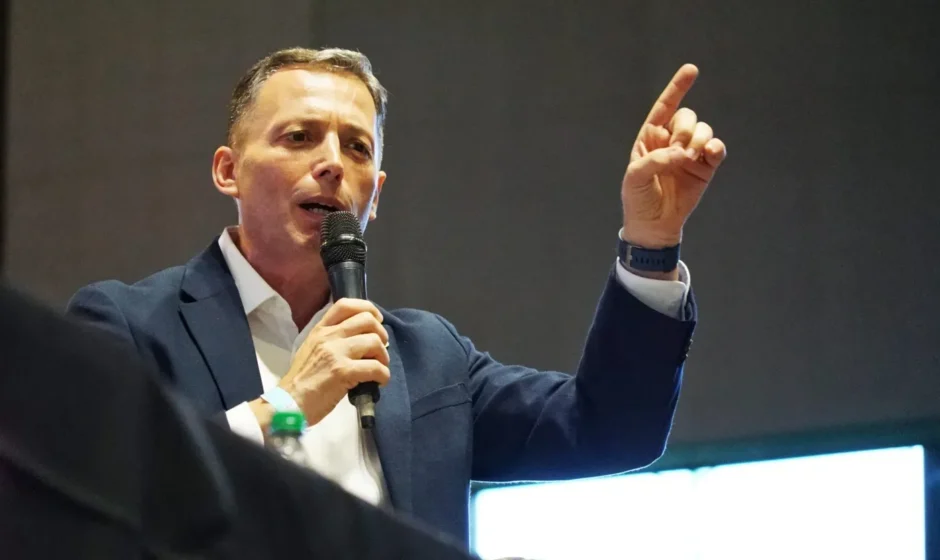 multimedia.grande.a7821b464bbc9417.Z3JhbmRlLndlYnA