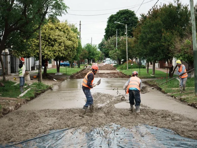 Lomas de Zamora: El municipio impulsa mejoras urbanas y rinde homenaje a los veteranos de Malvinas