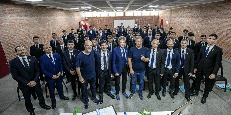 multimedia.normal.89f8149f65f07714.bm9ybWFsLndlYnA