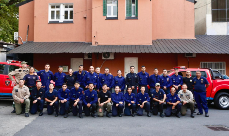 CABA: La ciudad envió brigadistas y bomberos para reforzar el combate del fuego en Chubut