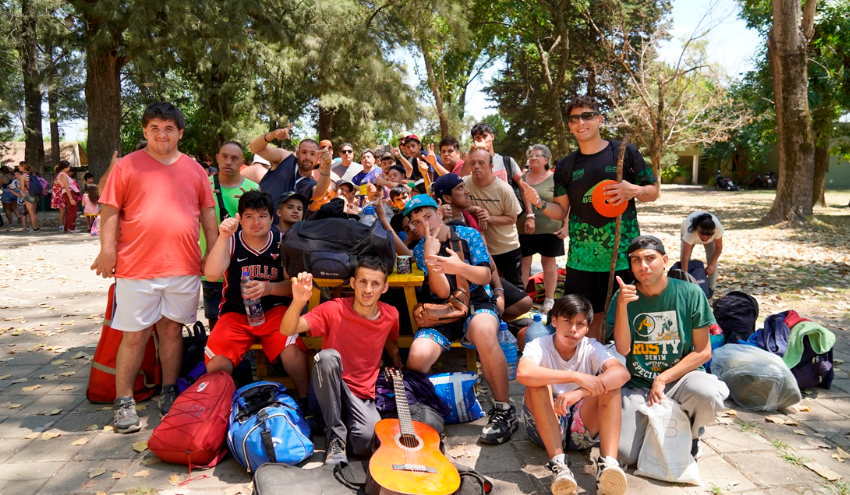 Info Amba 6 Merlo: realizaron un campamento inclusivo con la participación de cientos de chicos y chicas en Pontevedra