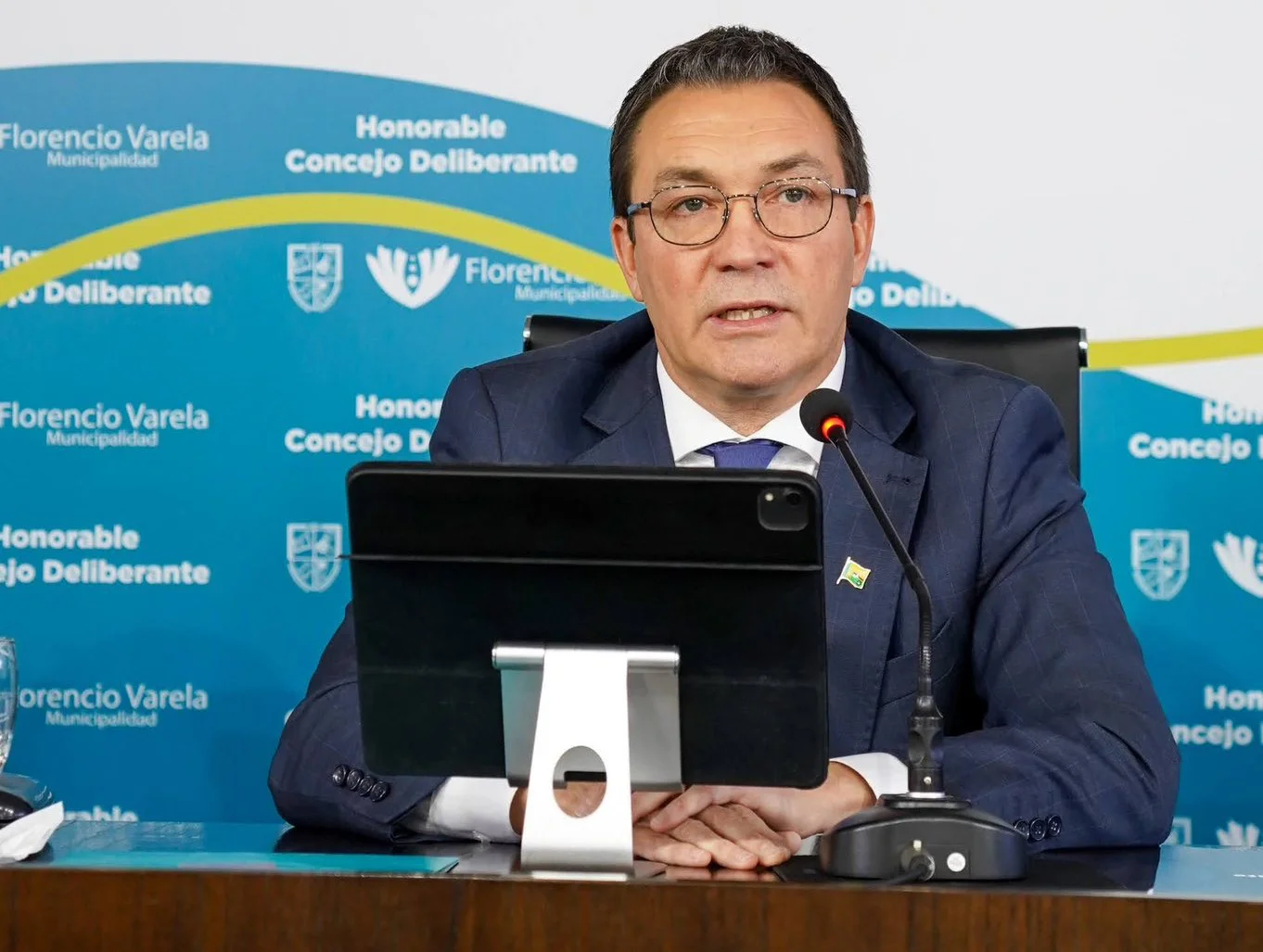 Florencio Varela: Watson confirmó apoyo a Kicillof en la Corte por los fondos y convocó a movilizar el 21 de abril