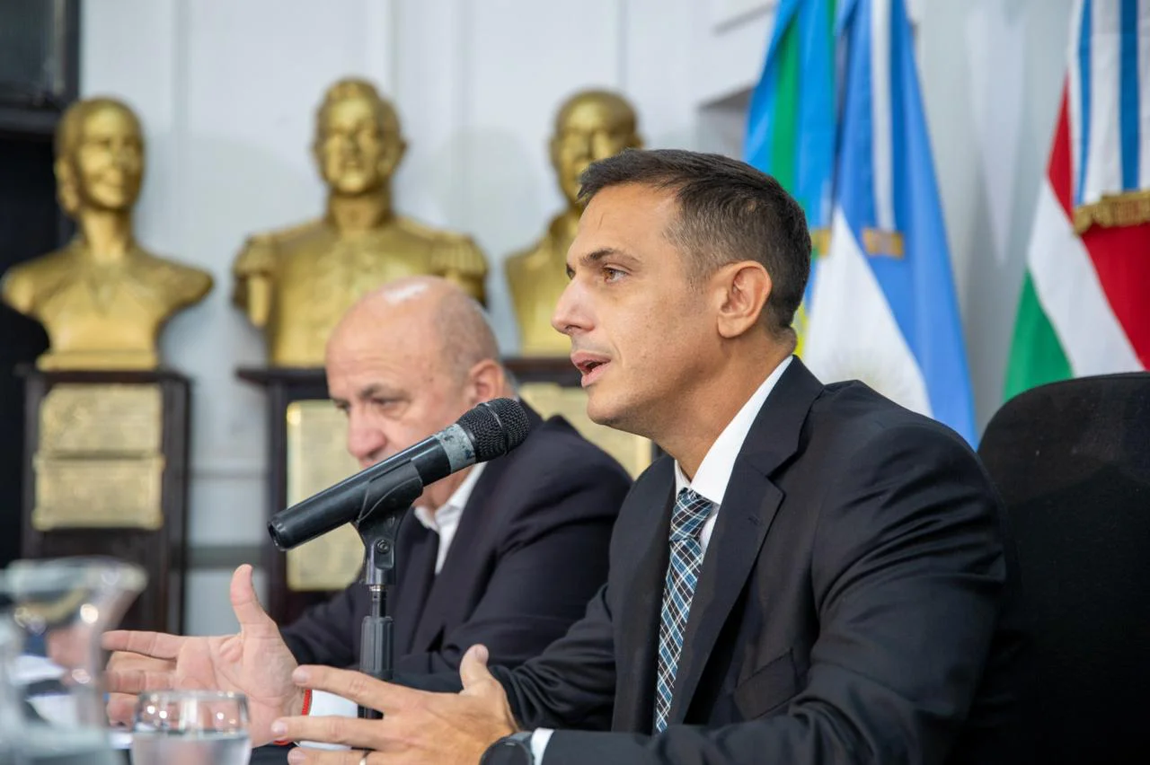 Lanús: Álvarez abrió sesiones y reclamó a Milei que deje de “desfinanciar a los municipios”