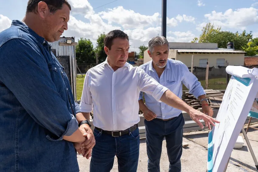 Florencio Varela: Watson supervisó el nuevo CDI y cuestionó el abandono de obras nacionales