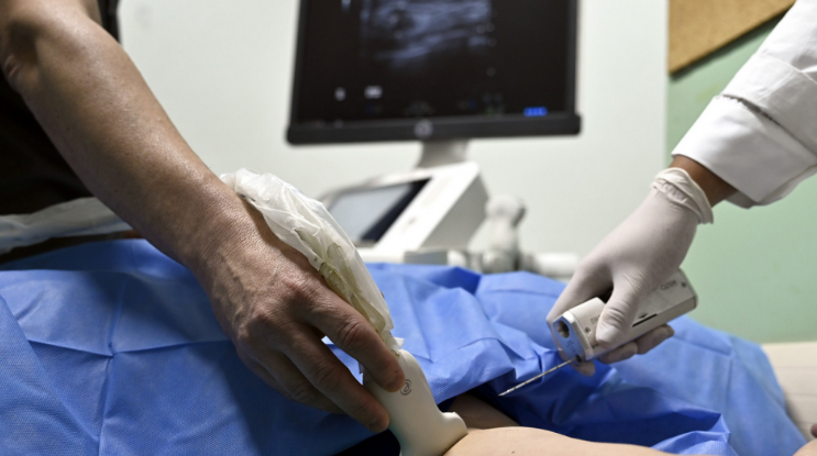 El Hospital Posadas incorporó una técnica menos invasiva para cirugías de cáncer de mama