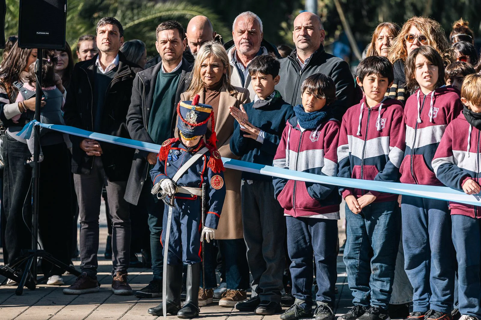 Almirante Brown: Fabiani y Cascallares encabezaron un homenaje por el Día del Himno Nacional