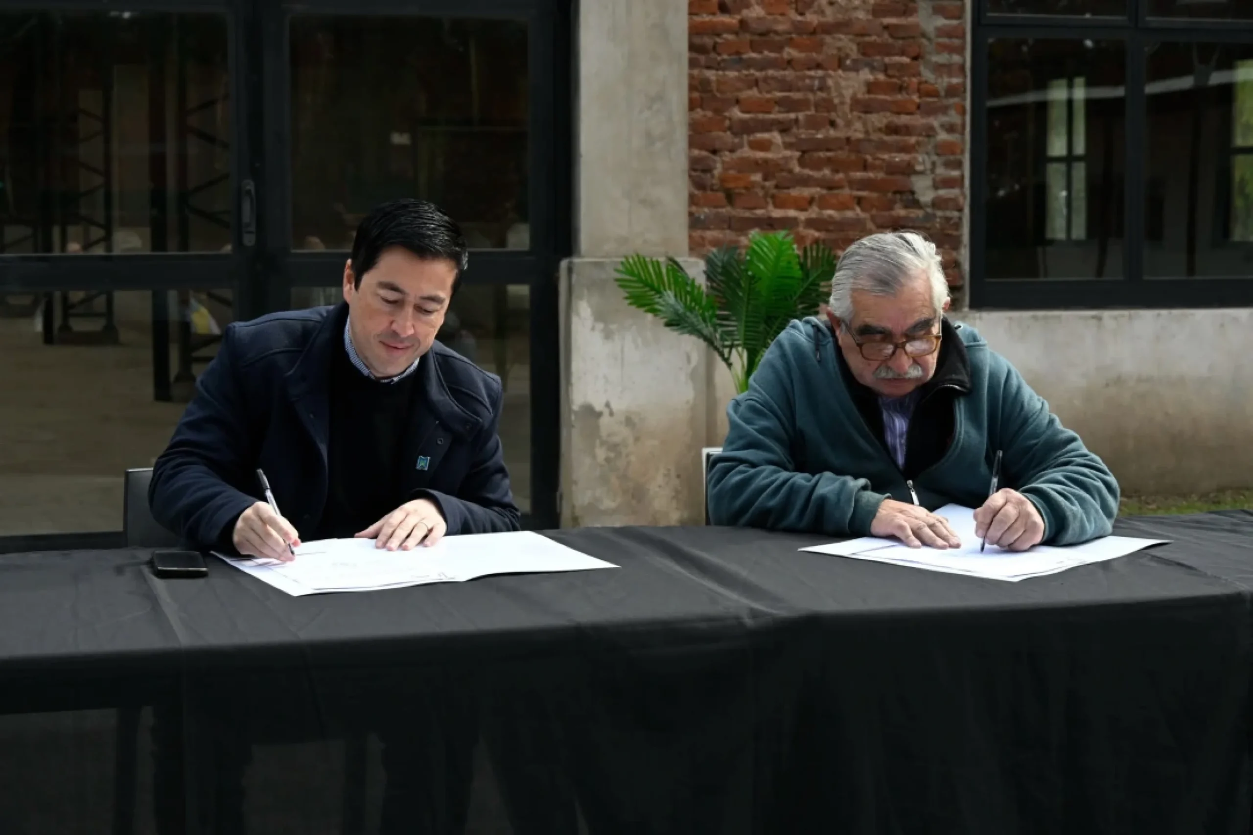 Malvinas Argentinas: firmaron un convenio para impulsar la formación de sommeliers y la cultura del vino