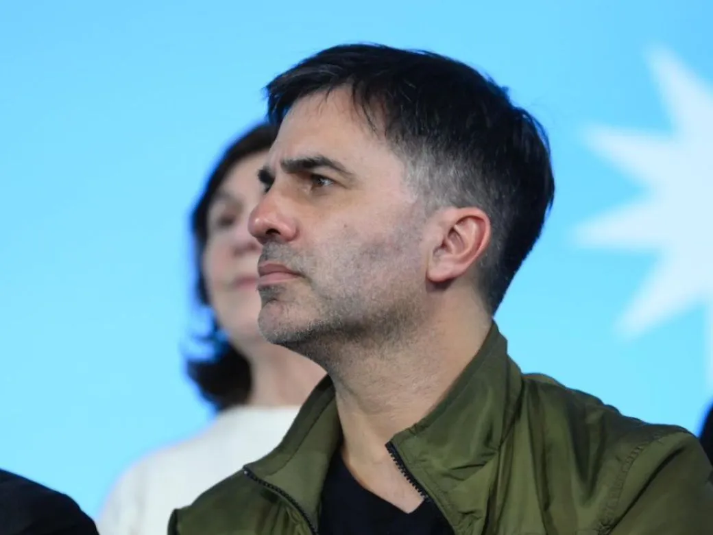 Castelli: prohíben las apuestas online en escuelas y dependencias municipales
