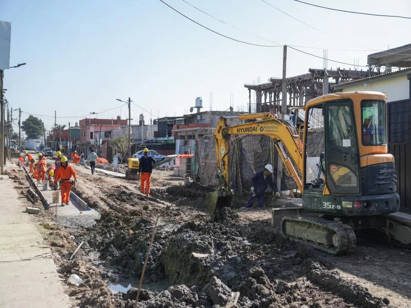 Lomas de Zamora: avanzan las obras de saneamiento y pavimentación en Fiorito