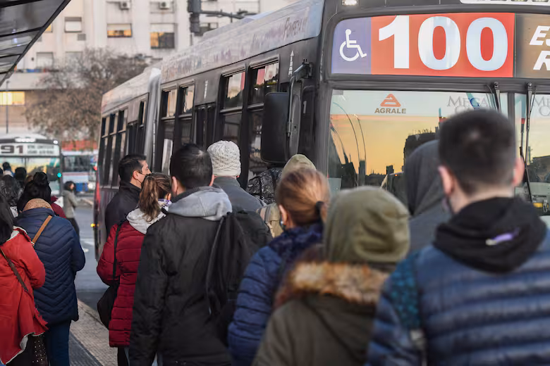 AMBA: una familia sin subsidios destina casi el 15% de un salario promedio a pagar servicios públicos