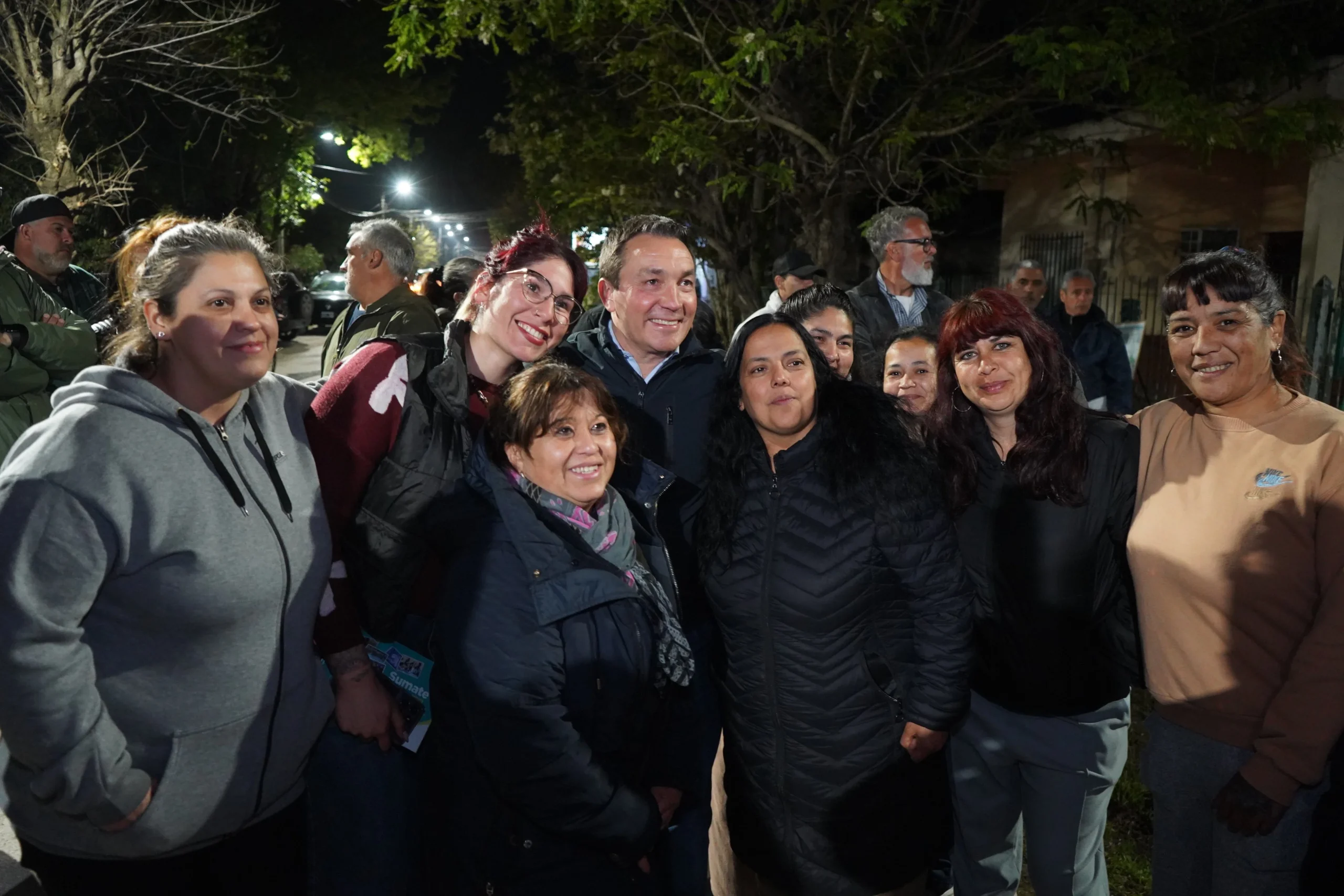 Florencio Varela: Watson inauguró nuevas luminarias LED y el distrito alcanzó los 69 barrios con alumbrado renovado