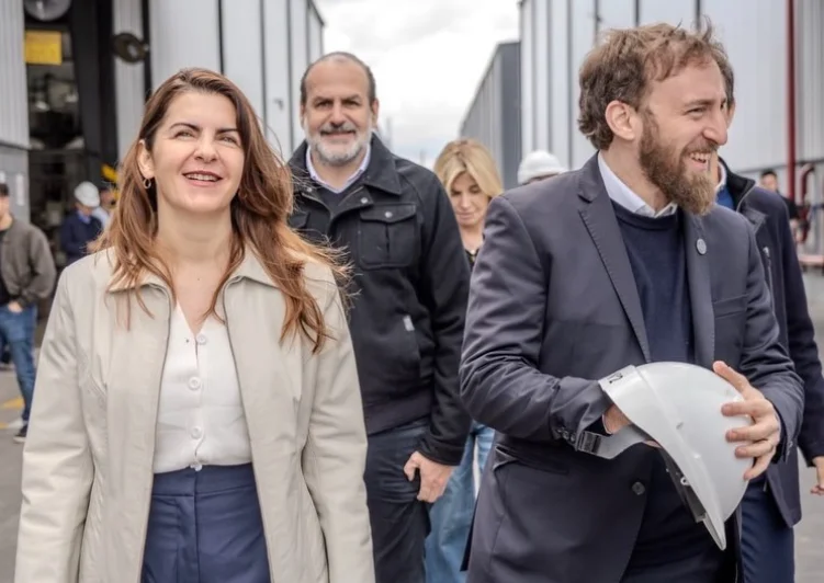Lomas de Zamora: Otermín pidió unidad para defender la industria y el empleo en la provincia de Buenos Aires 2 multimedia.normal.8f9d083a5ac3b7c4.bm9ybWFsLndlYnA